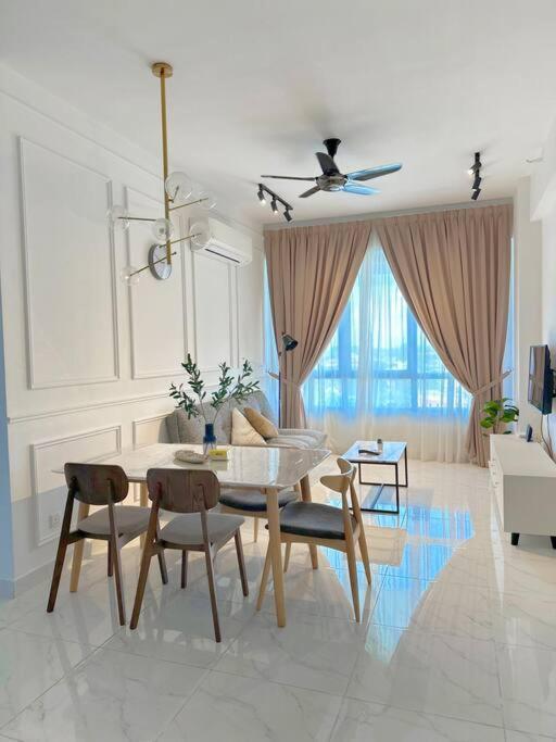 Netflix Two Bedroom Troika Kota Bharu Homestay 118 ภายนอก รูปภาพ