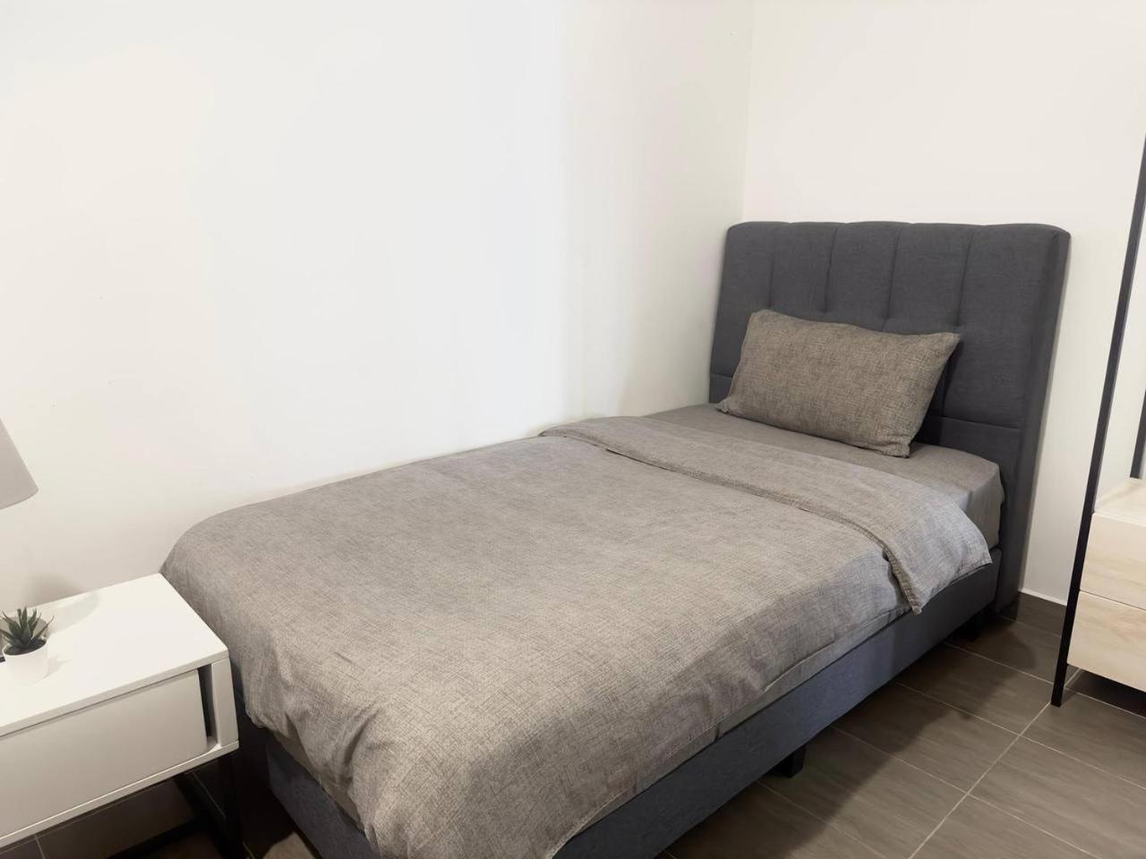 Netflix Two Bedroom Troika Kota Bharu Homestay 118 ภายนอก รูปภาพ